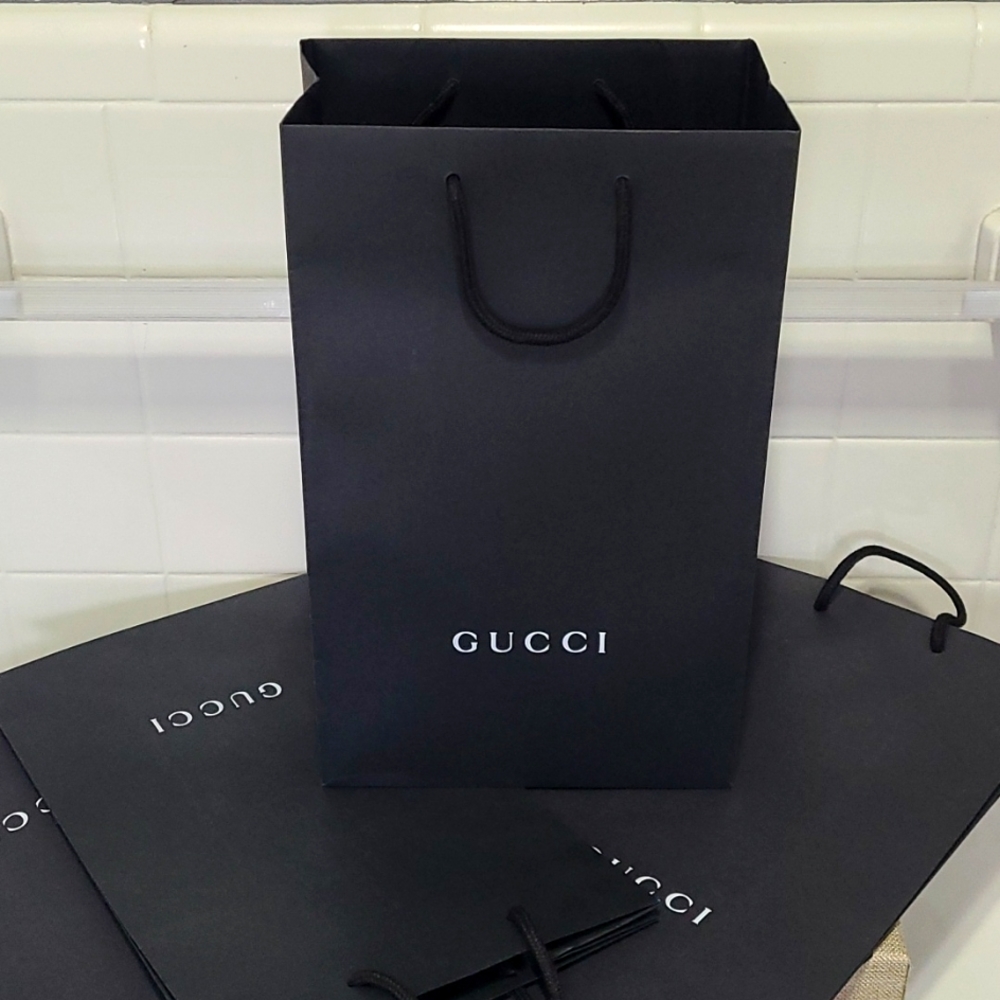 Last chance GUCCI shopping bags